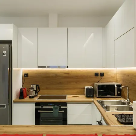 2 Bedroom Cozy Stylish Apartment-3